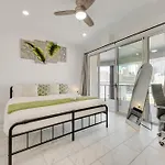 Urban Sky 2Br I Parking I King Bed I Workspace